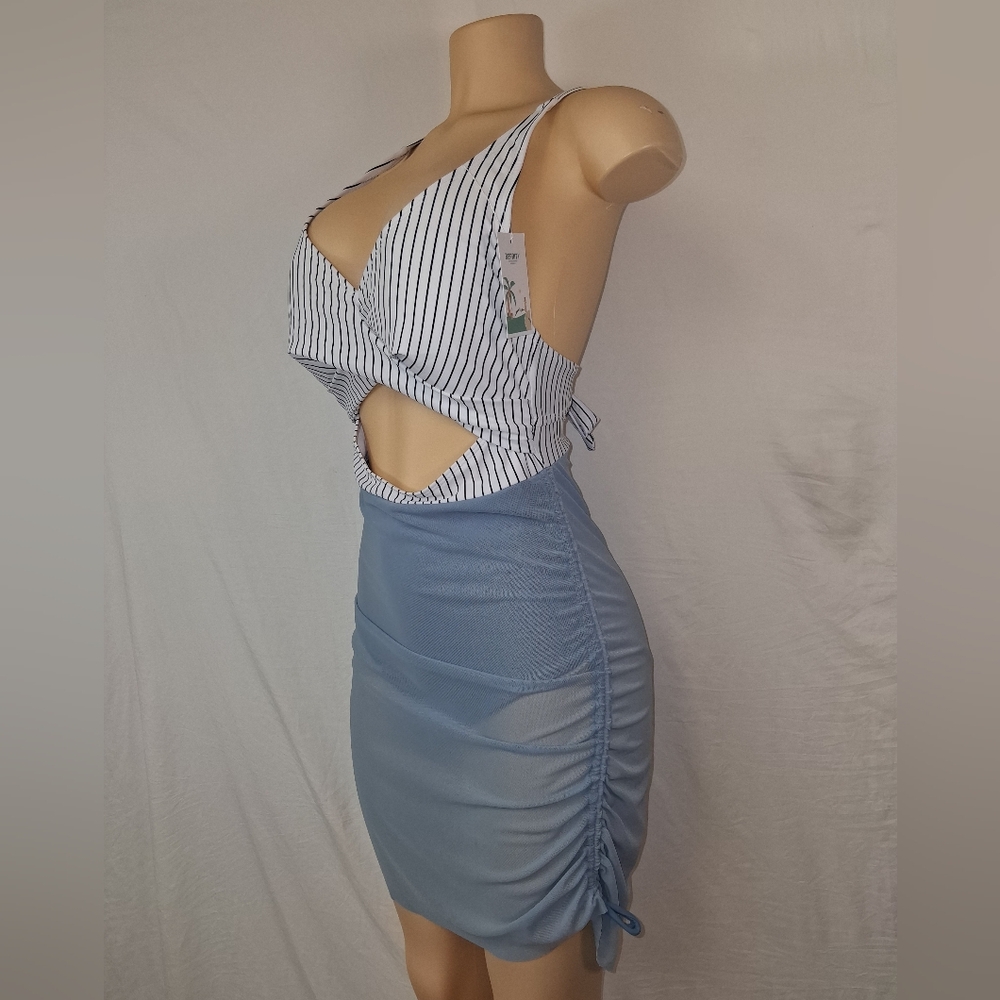 B2 PRITY New Striped Halter Swimsuit with Blue Skirt size M - Picture 4 of 16